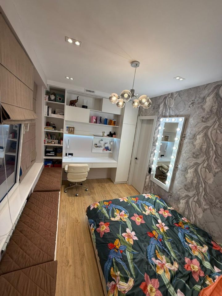 Продажа 2-комн квартиры на вторичном рынке улица Авиаконструктора Сухого, 2к1