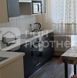 Продажа 1-комн квартиры на вторичном рынке Учительская улица,  д. 18 к1