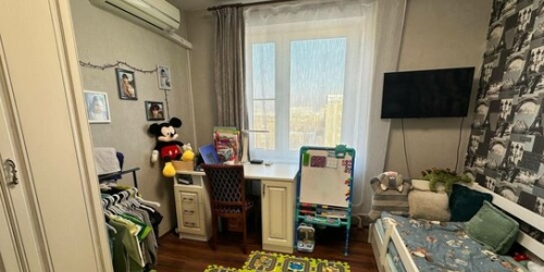 3-комн квартира улица Сталеваров,  д. 24