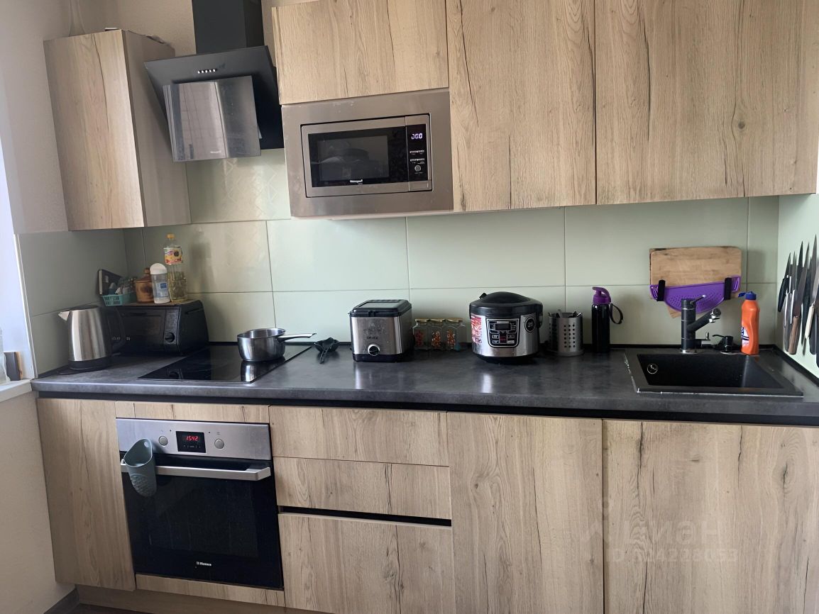 Продажа 3-комн квартиры на вторичном рынке улица Генерала Кузнецова, 17