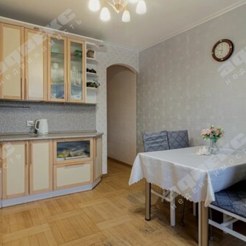 3-комн квартира проспект Авиаконструкторов,  д. 44 к1