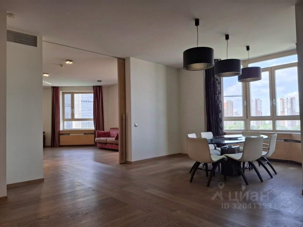 Продажа 4-комн квартиры на вторичном рынке Минская улица, 1ГК2