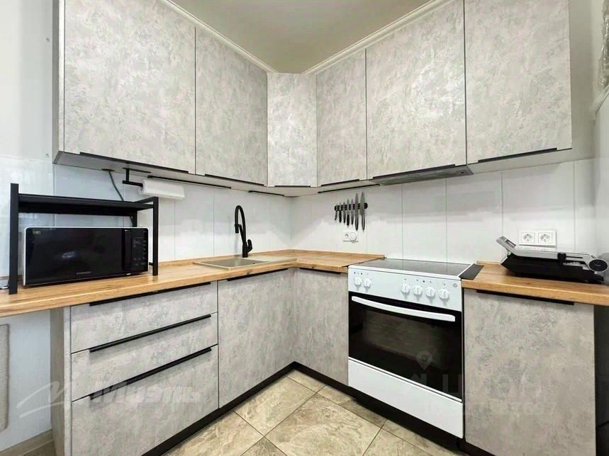 Продажа 1-комн квартиры на вторичном рынке Большая Очаковская улица, 35Б