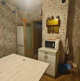 Продажа 3-комн квартиры на вторичном рынке Хабаровская улица,  д. 2