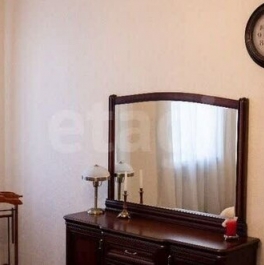 Продажа 4-комн квартиры на вторичном рынке Невский пр-кт