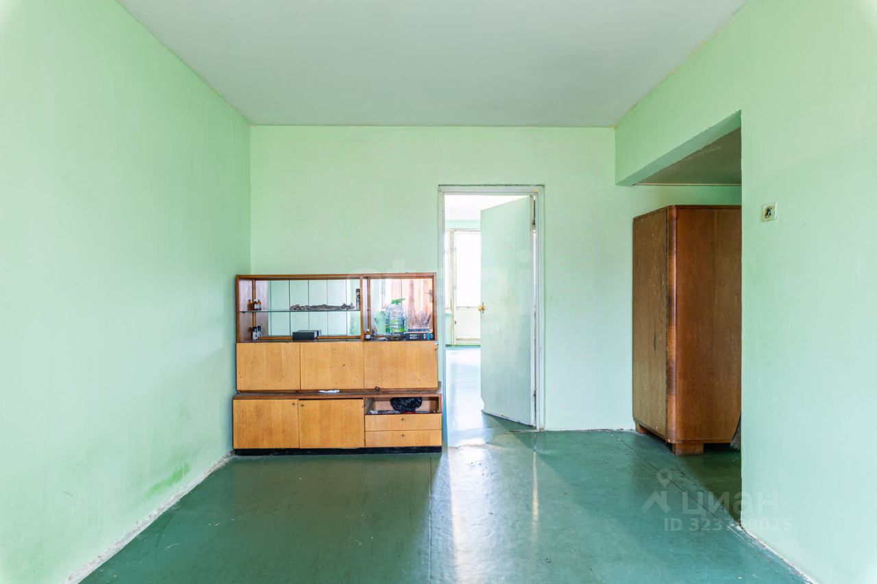 Продажа 3-комн квартиры на вторичном рынке Софийская улица, 55