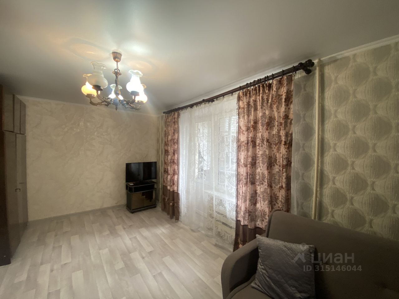 Продажа 3-комн квартиры на вторичном рынке Менделеево пгт, Пионерская улица, 3