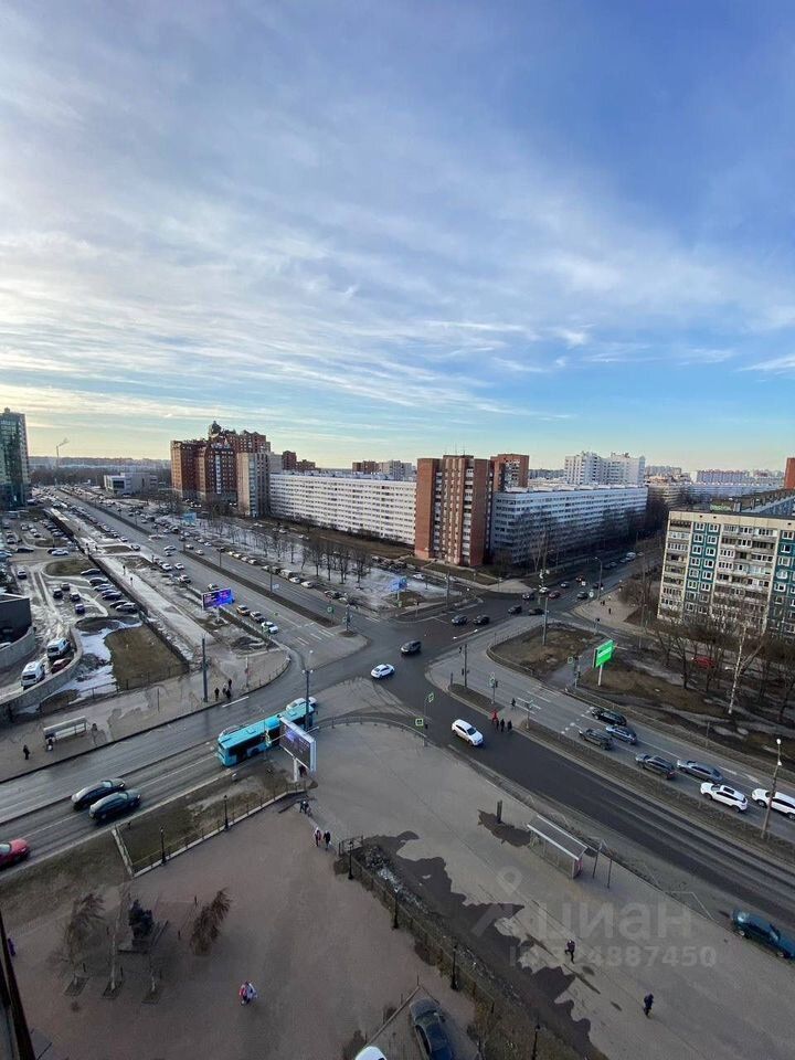 Продажа 3-комн квартиры на вторичном рынке улица Есенина, 1к1