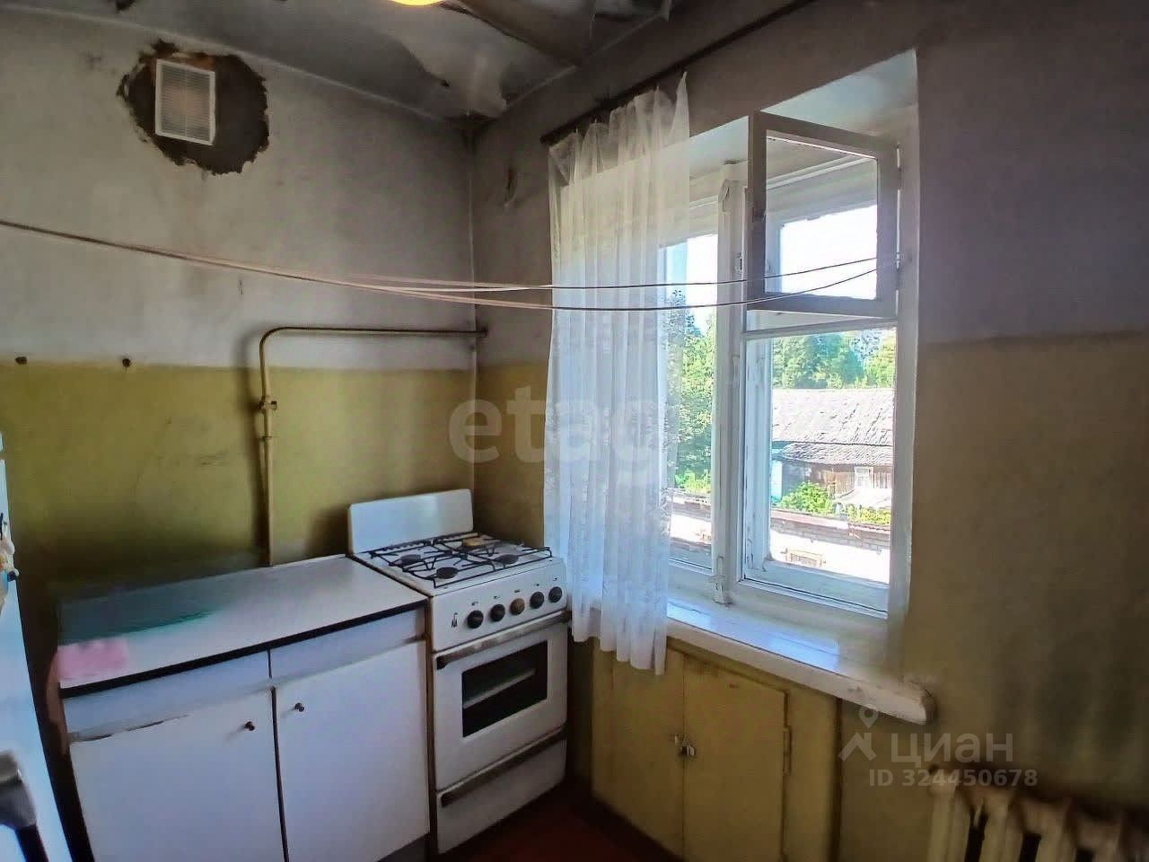 Продажа 2-комн квартиры на вторичном рынке Новая Ладога, улица Ворошилова, 27