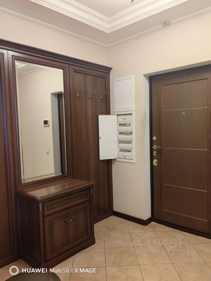 Продажа 3-комн квартиры на вторичном рынке Реутов, улица Октября, 42