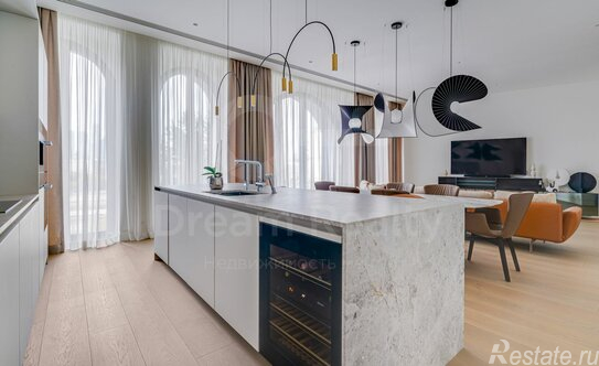 Продажа 2-комн квартиры на вторичном рынке Тружеников 1-й пер,  д. 16