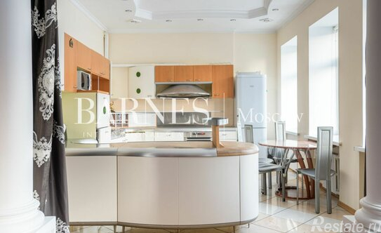 Аренда 8-комн квартиры на вторичном рынке Петровский б-р,  д. 23