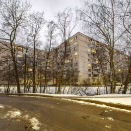 Продажа 4-комн квартиры на вторичном рынке Товарищеский пр-кт,  д. 9