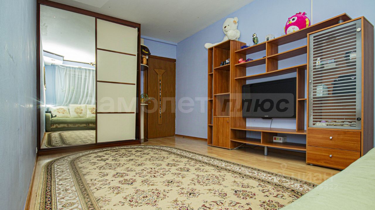 Продажа 3-комн квартиры на вторичном рынке Калининец пгт, улица Фабричная, 10