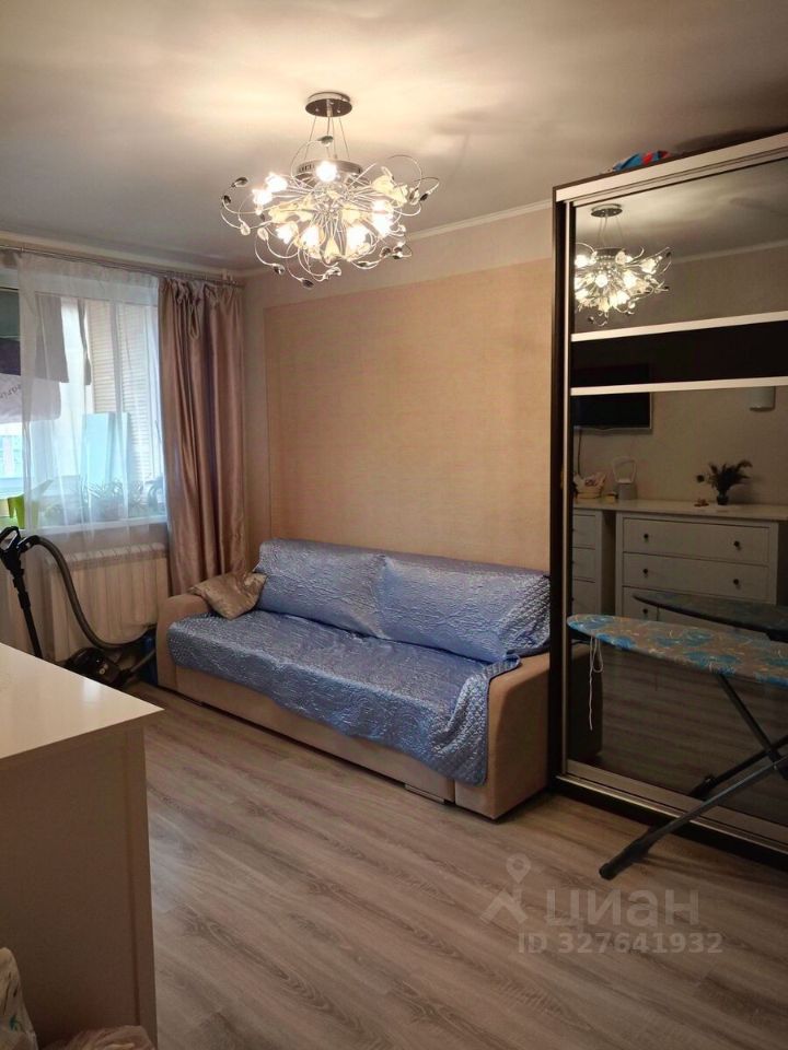 Продажа 2-комн квартиры на вторичном рынке Загребский бульвар, 31/5