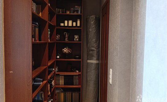 Продажа 1-комн квартиры на вторичном рынке Гатчина, ул Рощинская,  д. 11а