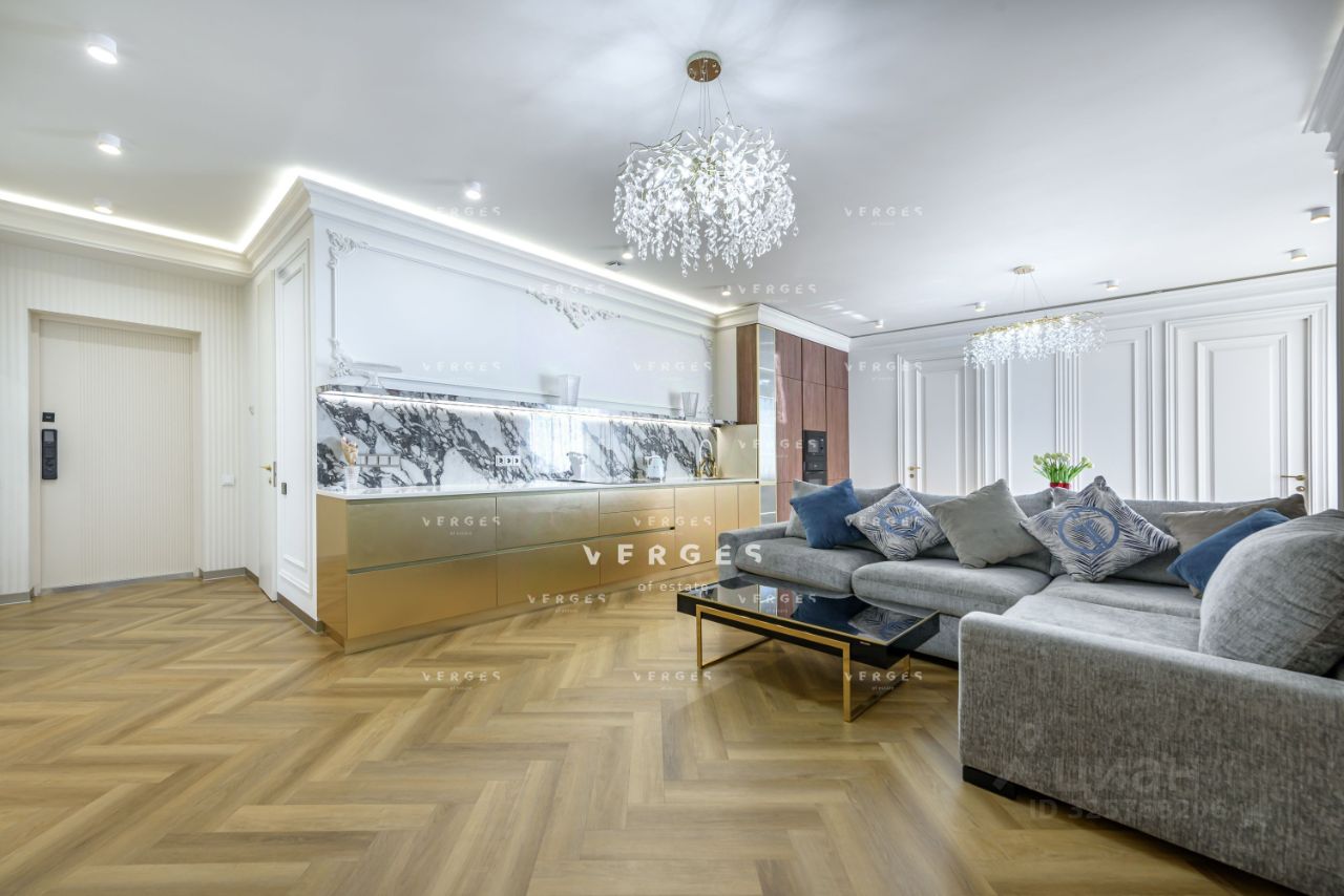 Продажа 4-комн квартиры на вторичном рынке Ленинский проспект, 111к1