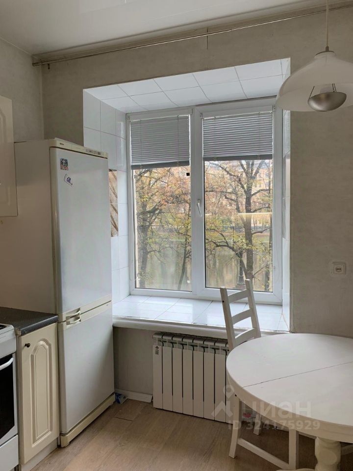 Аренда 2-комн квартиры на вторичном рынке Малый Патриарший переулок, 3