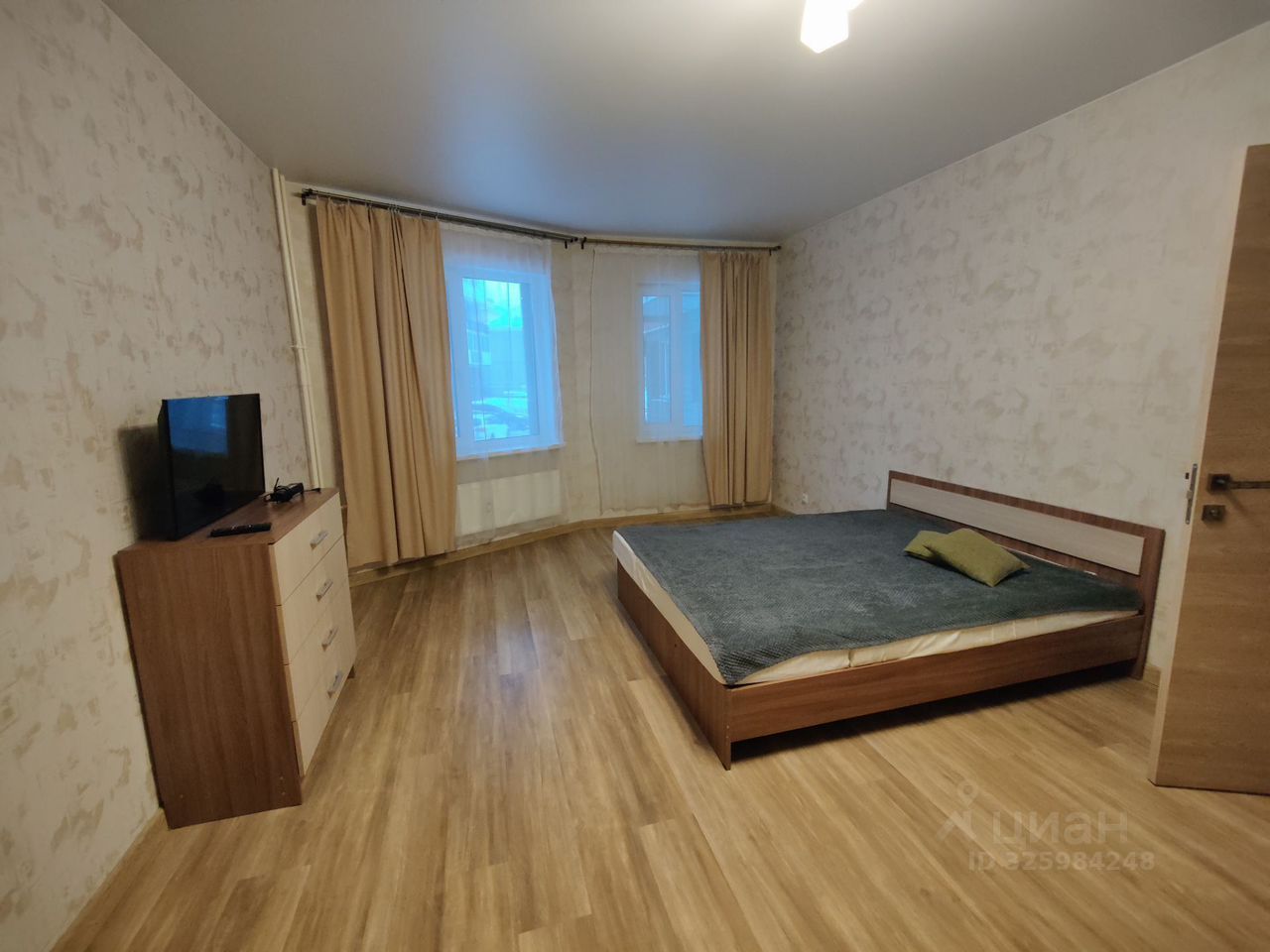 Продажа 2-комн квартиры на вторичном рынке Большеохтинский проспект, 15К2