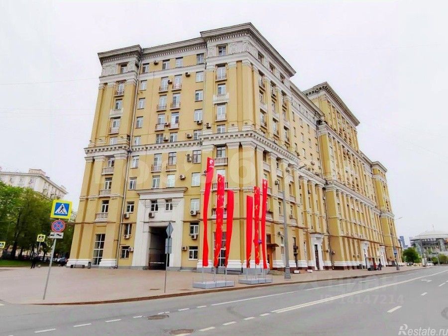 Продажа 3-комн квартиры на вторичном рынке Народная улица,  д. 15