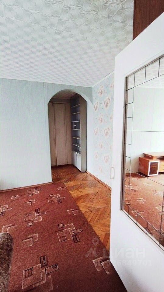 Продажа 2-комн квартиры на вторичном рынке Кириши, проспект Героев, 25