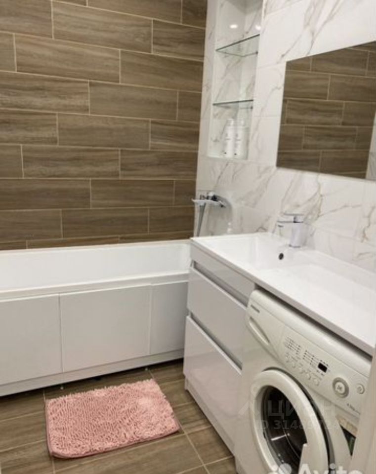 Продажа 1-комн квартиры на вторичном рынке Большеохтинский проспект, 15К3