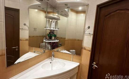 Продажа 3-комн квартиры на вторичном рынке Рябиновая улица,  д. 20