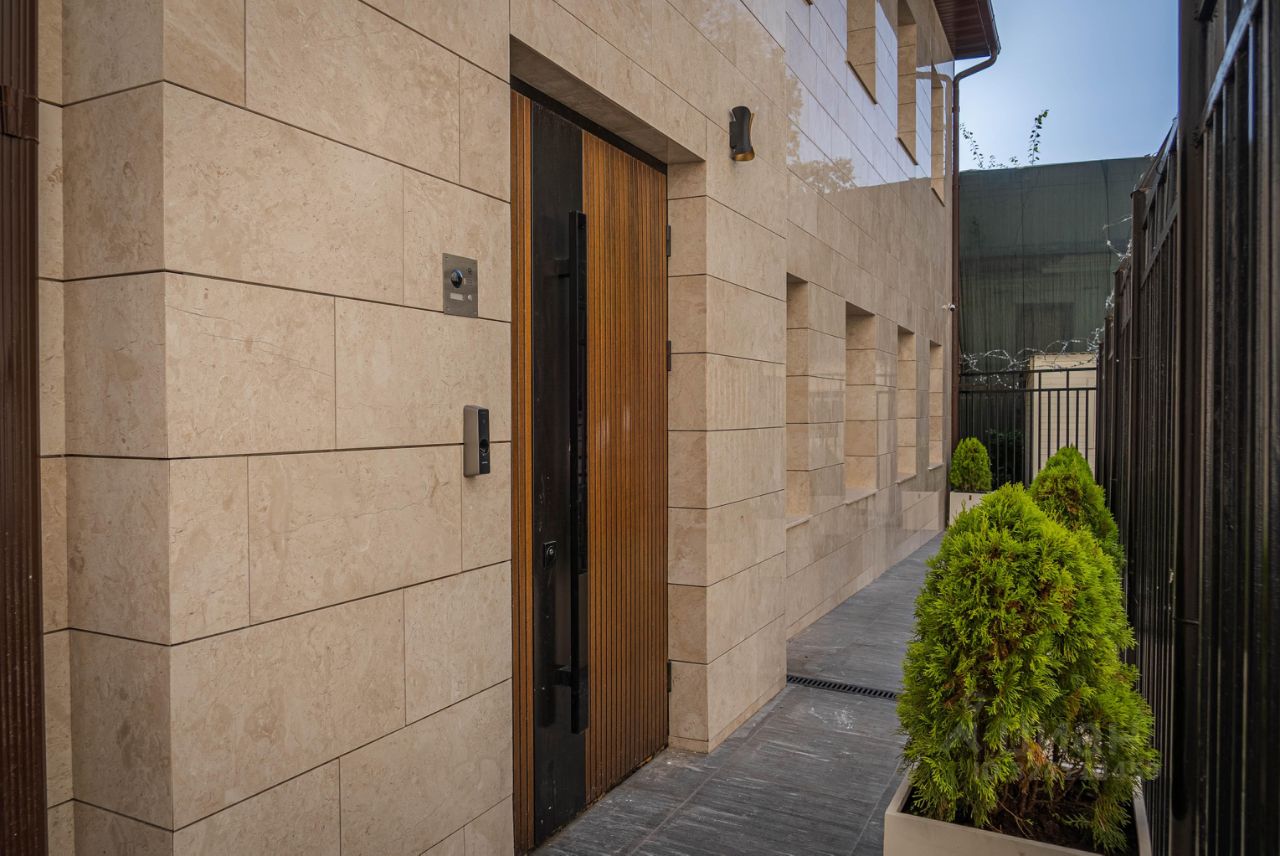 Продажа 3-комн квартиры на вторичном рынке Петроверигский переулок, 6-8-10С5