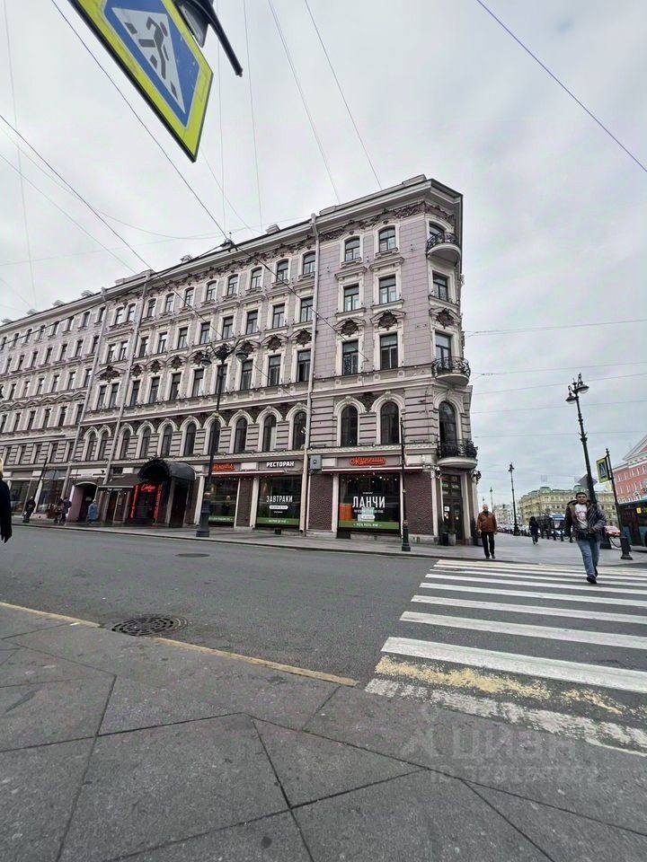 Продажа 3-комн квартиры на вторичном рынке улица Рубинштейна, 1/43