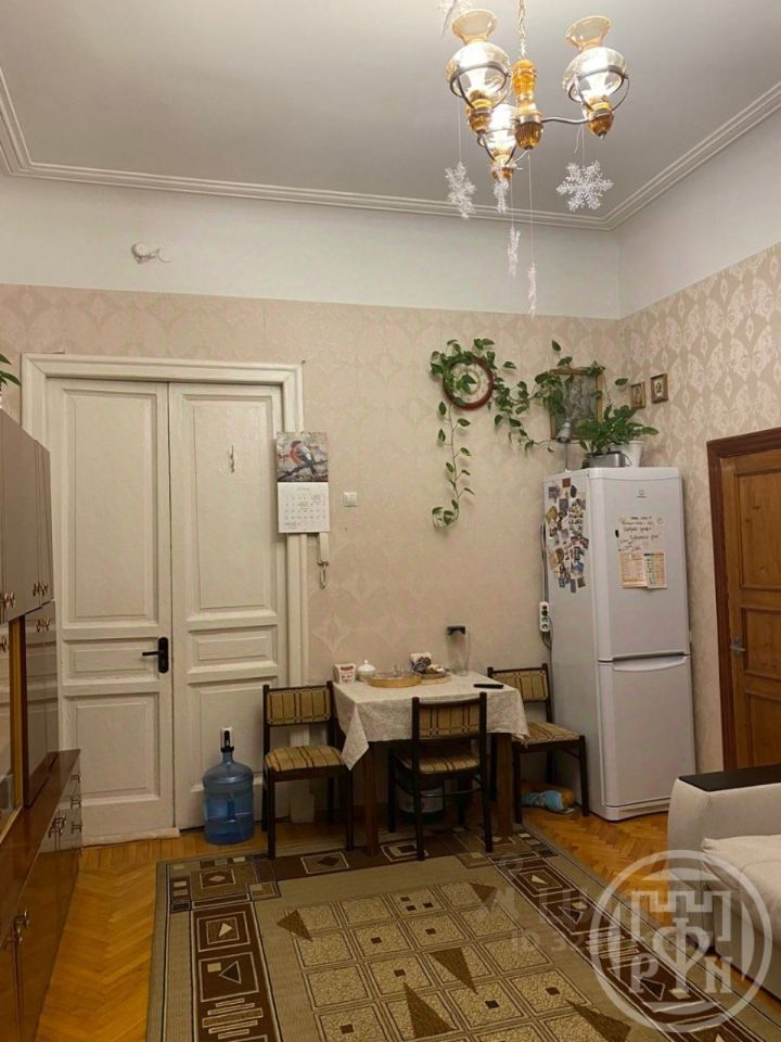 Продажа 5-комн квартиры на вторичном рынке Каменноостровский проспект, 50