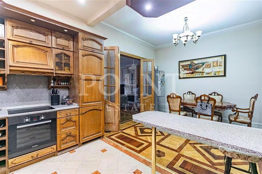 Аренда 4-комн квартиры на вторичном рынке улица Знаменка, 15