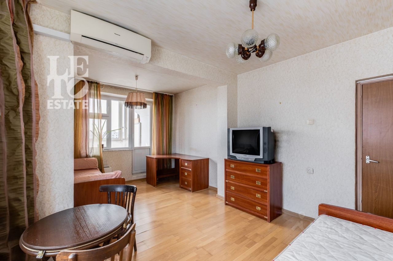 Продажа 3-комн квартиры на вторичном рынке улица Дыбенко, 36К1