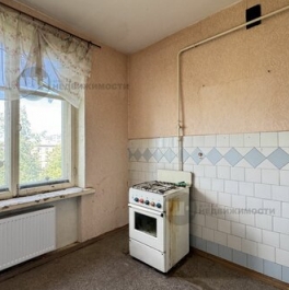 Продажа 2-комн квартиры на вторичном рынке Новолитовская улица,  д. 11
