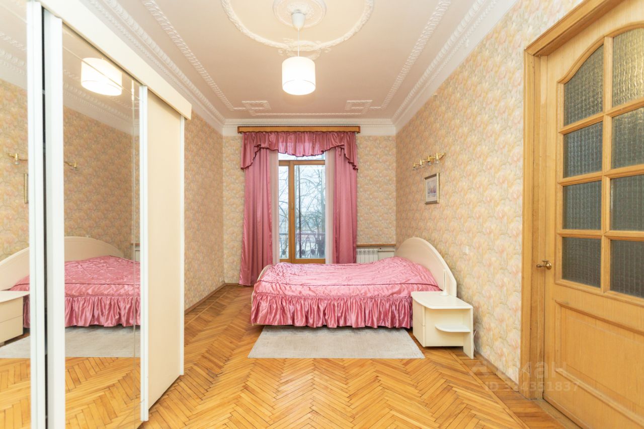 Продажа 4-комн квартиры на вторичном рынке Таллинская улица, 12/18