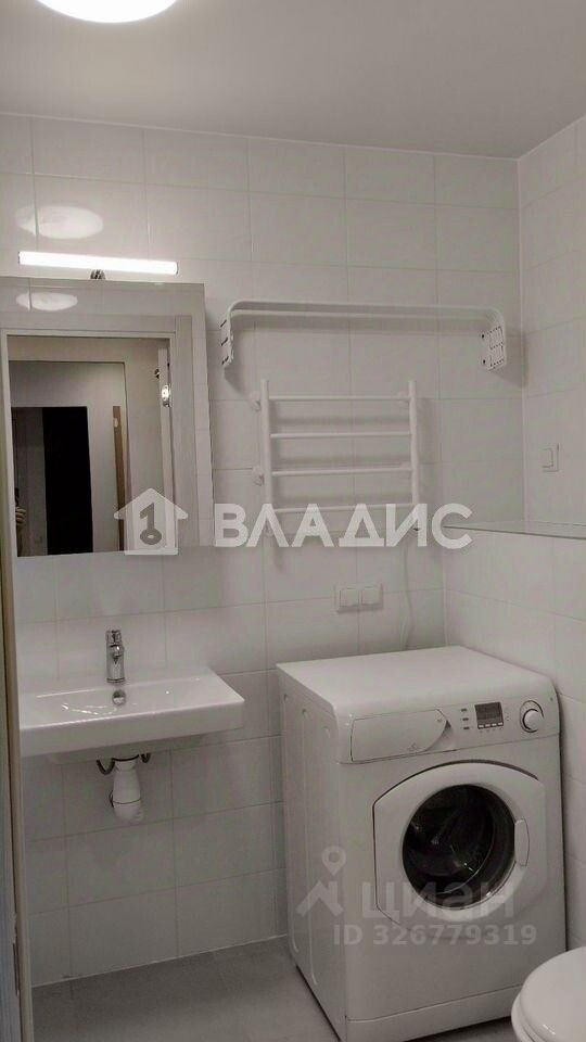 Продажа 2-комн квартиры на вторичном рынке улица Александры Монаховой, 91к1