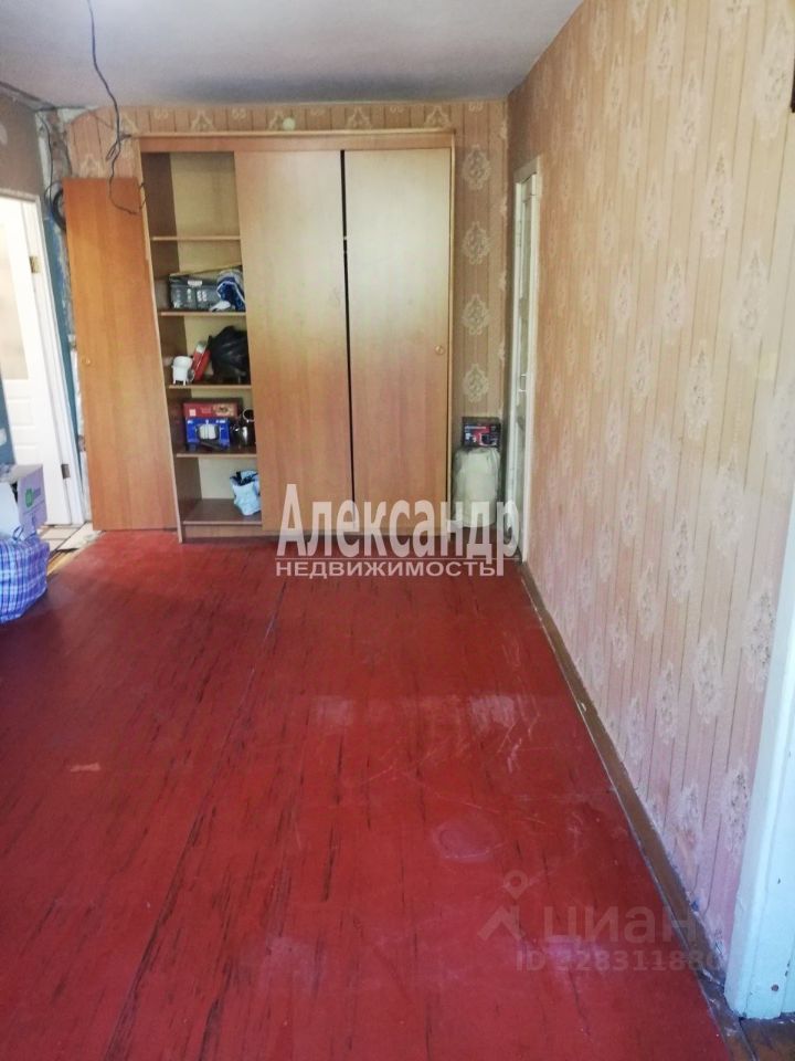 Продажа 2-комн квартиры на вторичном рынке Волхов, Волгоградская улица, 11