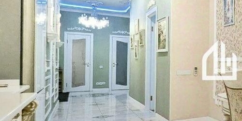 3-комн квартира улица Жукова, 3