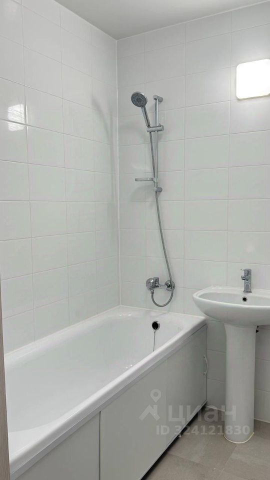 Продажа 3-комн квартиры на вторичном рынке Очаковское шоссе, 7