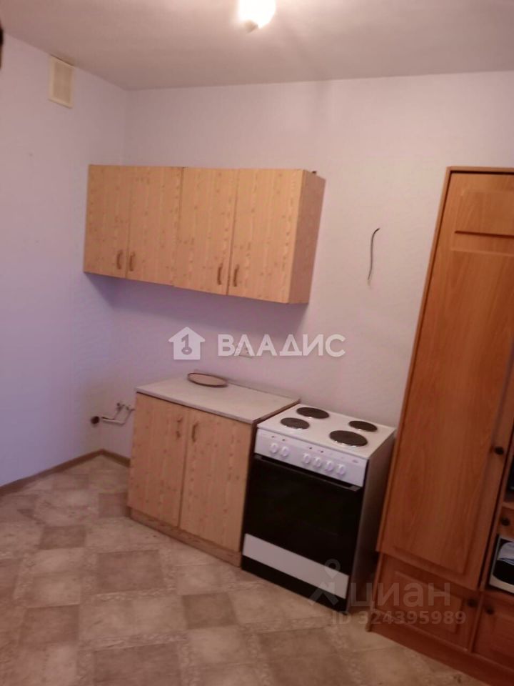 Продажа 1-комн квартиры на вторичном рынке Сходня мкр, Вишневая улица, 14