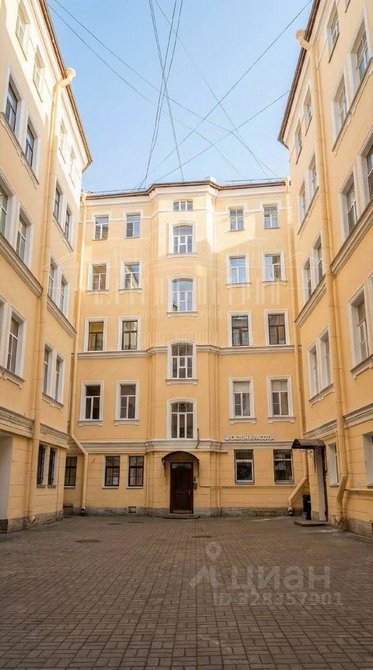 Продажа 3-комн квартиры на вторичном рынке Невский проспект, 105