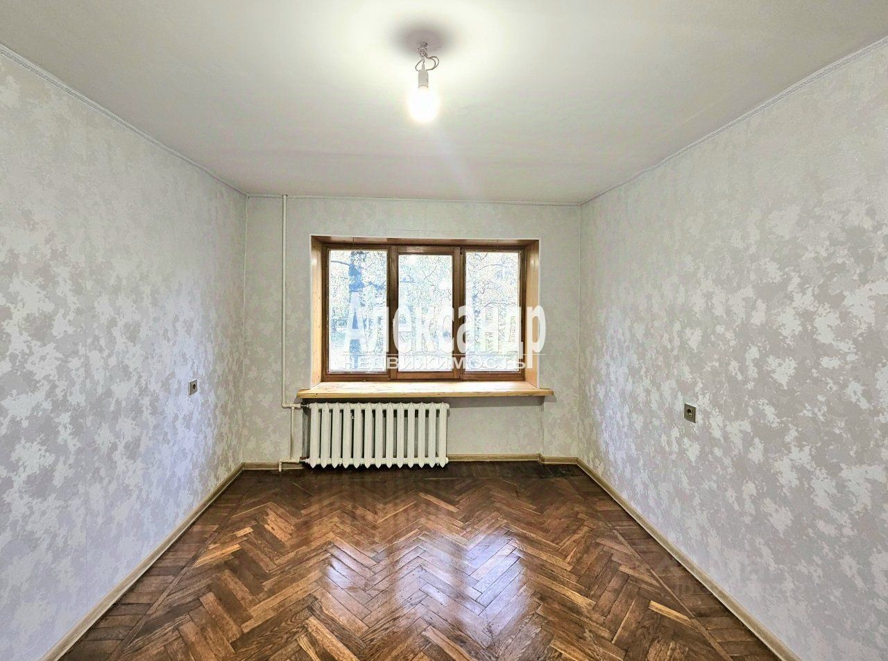 Продажа 3-комн квартиры на вторичном рынке Красное Село, улица Спирина, 14к2