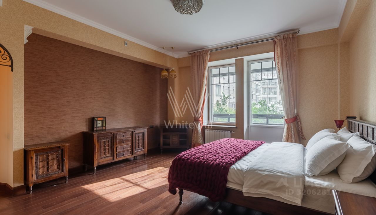 Аренда 4-комн квартиры на вторичном рынке 1-й Неопалимовский переулок, 8