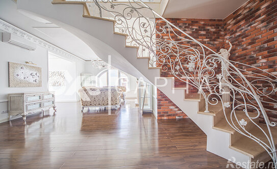 Продажа 6-комн квартиры на вторичном рынке проезд Аэропорта