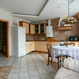 Продажа 3-комн квартиры на вторичном рынке 3 Линия 1 половины ул,  д. 53