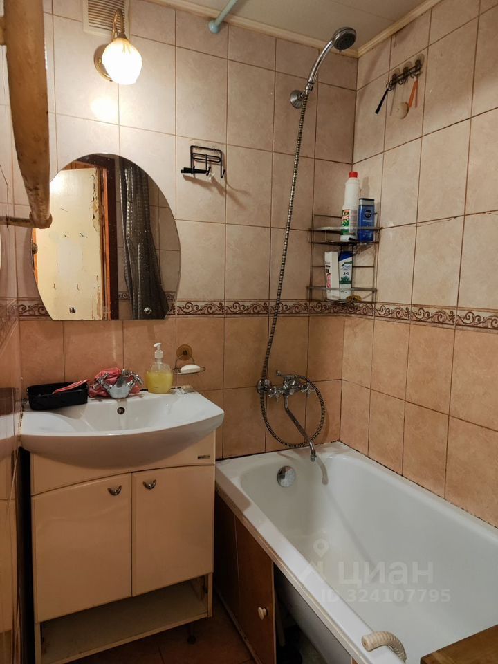 Продажа 2-комн квартиры на вторичном рынке проспект Славы, 20