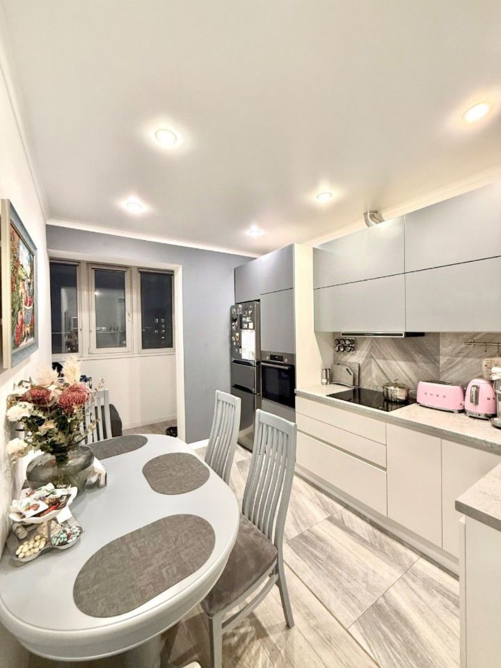 Продажа 1-комн квартиры на вторичном рынке Смоленская улица, 18