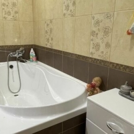 Продажа 2-комн квартиры на вторичном рынке Бугры, ул Школьная,  д. 7