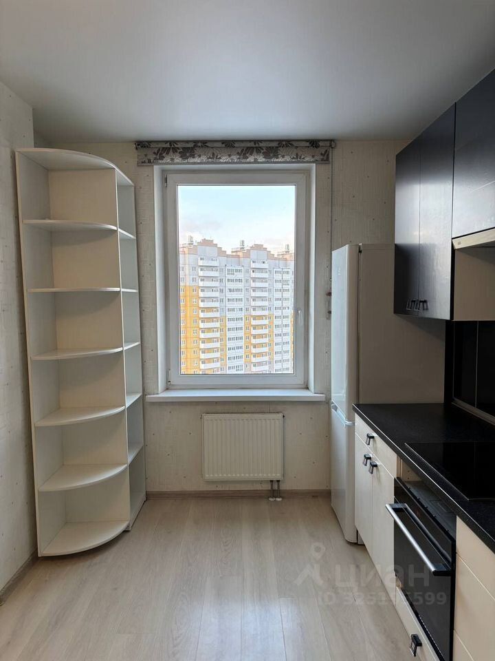 Продажа 3-комн квартиры на вторичном рынке проспект Королева, 65