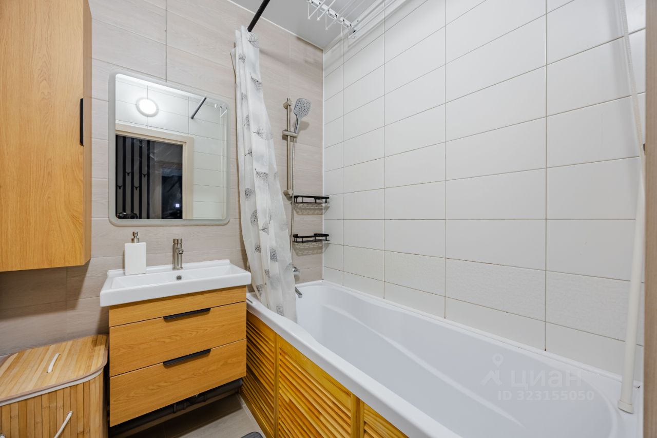 Продажа 1-комн квартиры на вторичном рынке проспект Ветеранов, 196