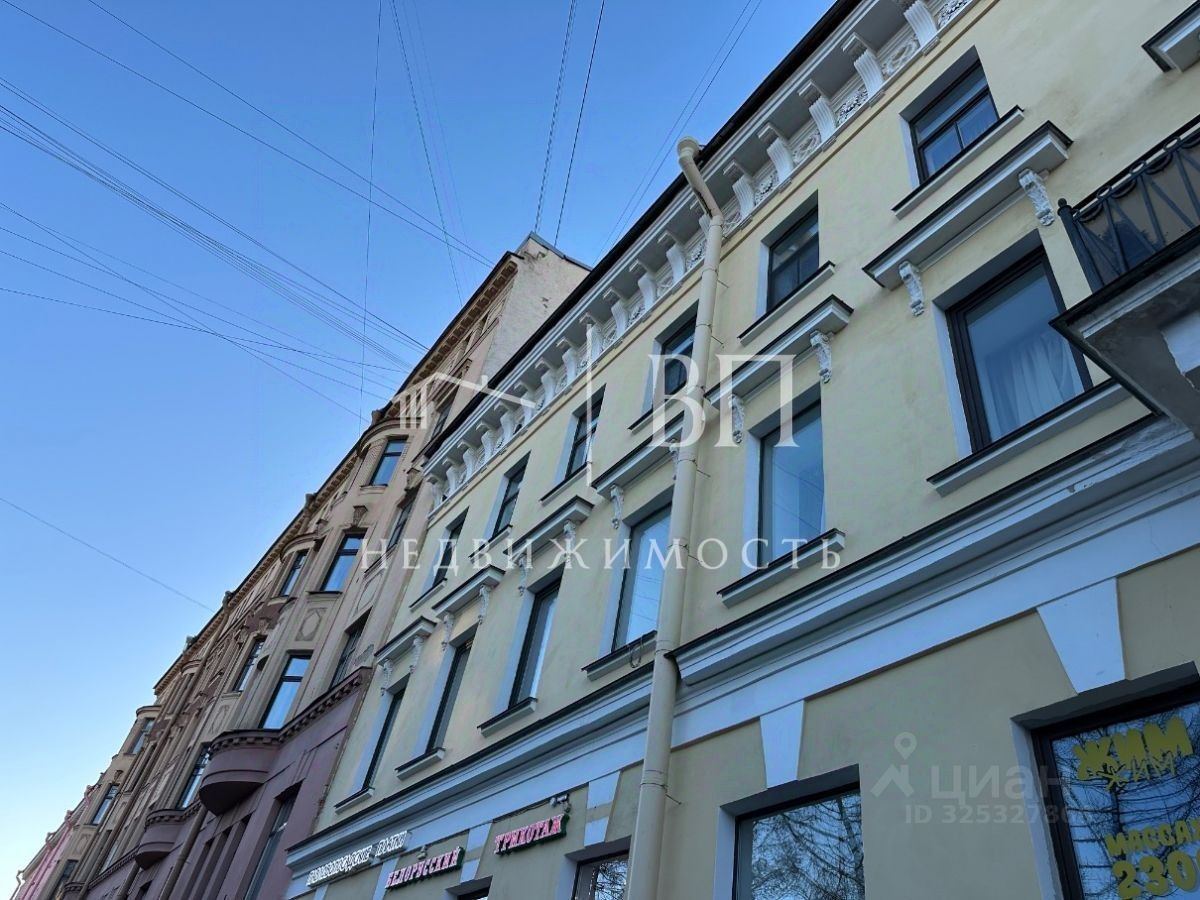Продажа 5-комн квартиры на вторичном рынке 7-я Васильевского острова линия, 28